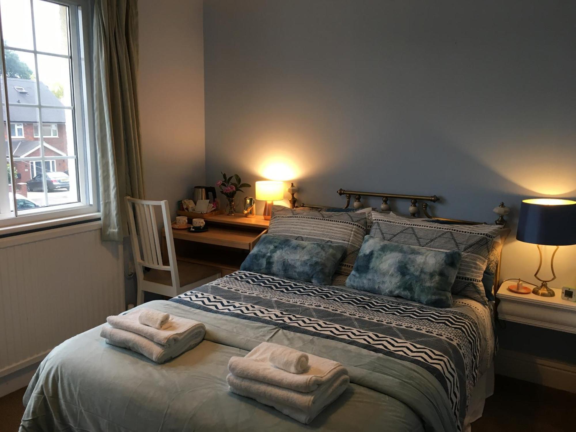 Leafy Suburban Bed And Breakfast Northwood  ภายนอก รูปภาพ