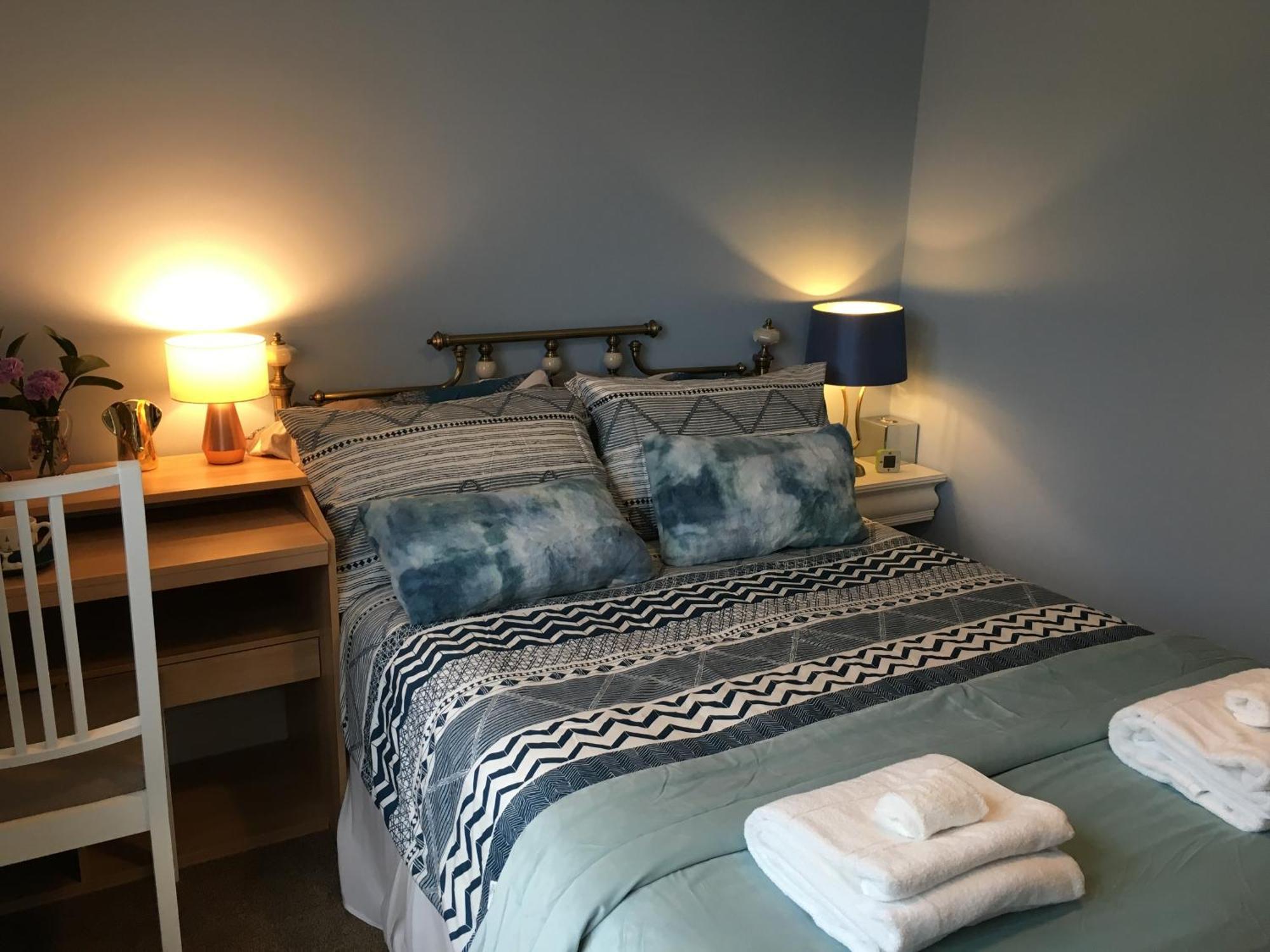 Leafy Suburban Bed And Breakfast Northwood  ภายนอก รูปภาพ