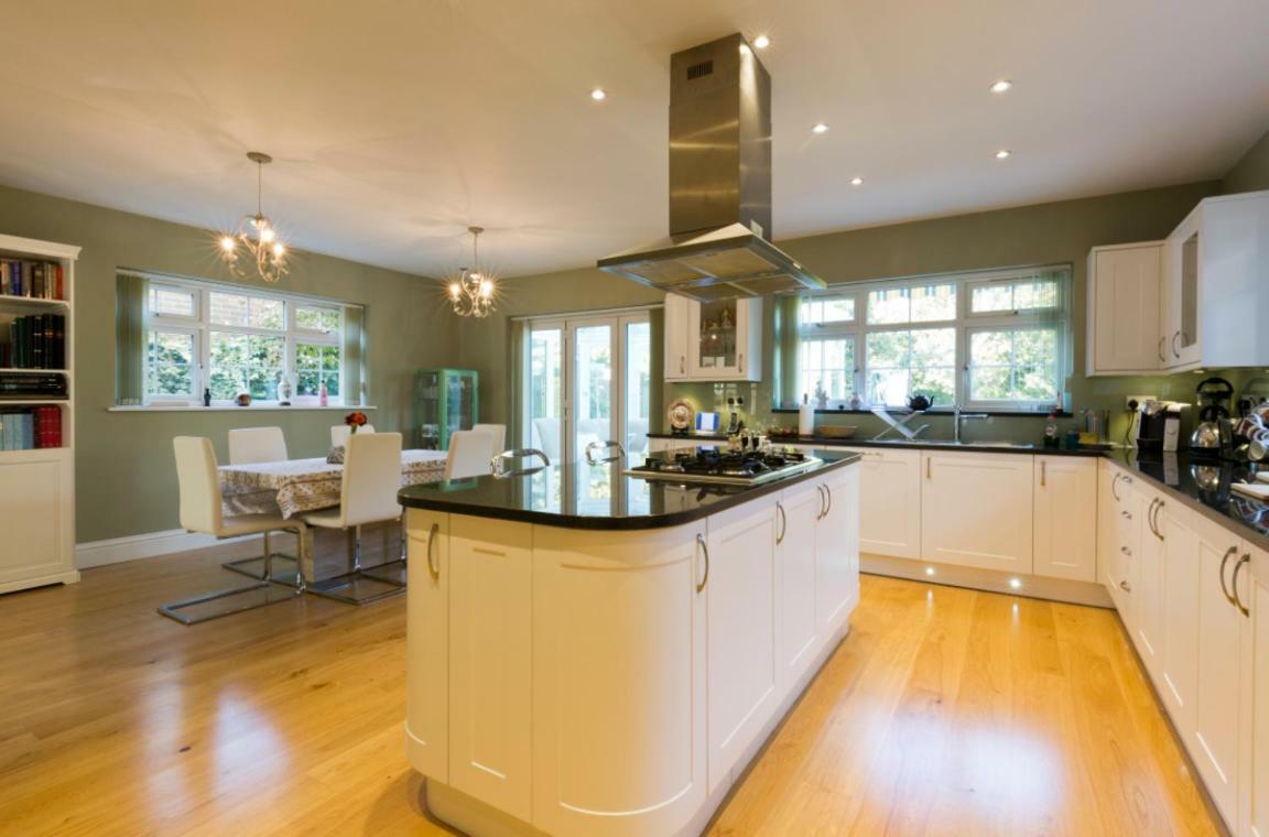 Leafy Suburban Bed And Breakfast Northwood  ภายนอก รูปภาพ